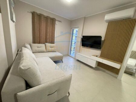 Qera, Apartament 1+1+Post Parkimi, Kompleksi Univers City