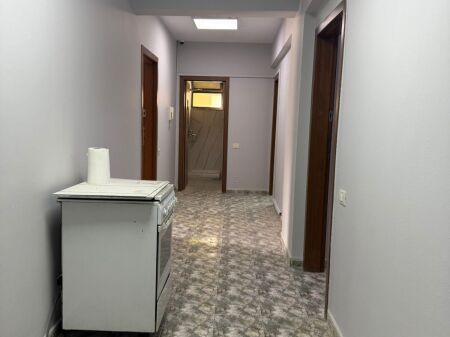 Locale commerciale in affitto, Bllok