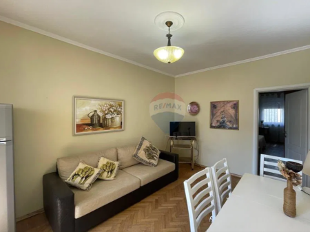 Apartament per qera 1+1 ne Qender