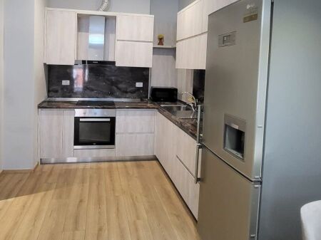  Jepet me Qira – Super Apartament 1+1 Kompleksi Delijorgji