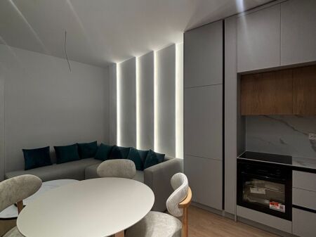  Jepet apartament 1+1 me qira te Bulevardi Zogu I