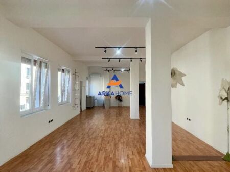 APPARTAMENTO IN AFFITTO "NE BLLOK" 800 EURO
