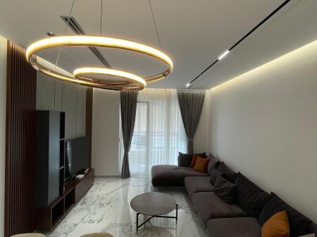 Apartament 2+1 me qira tek Komuna e Parisit!