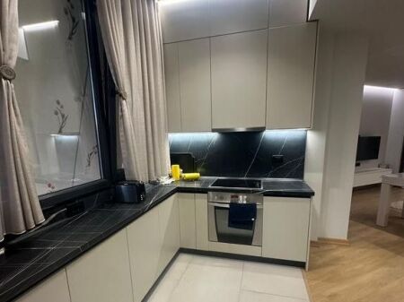 komuna e parisit apartament me qera 1+1