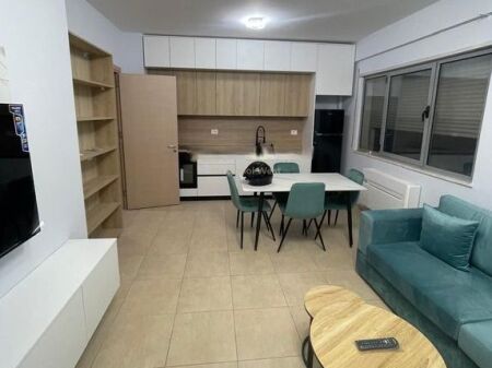 5 Maj apartament me qera 1+1