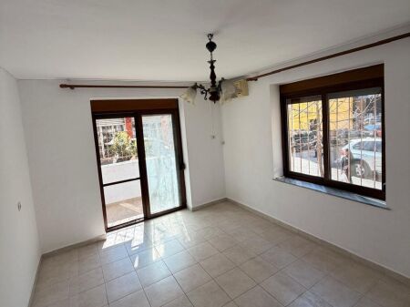 Apartament per njesi biznesi me qira - 21 dhjetori