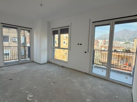  Vendesi in vendita Appartamento 2+1 – Ali Demi (Nuovo Mercato Elettrico) 