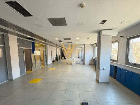 BUSINESS PREMISES FOR SALE 916 M2 ON KAVAJA STREET 2,244,200 EURO