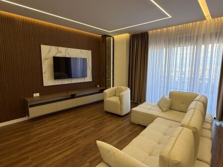  Jepet me qira Apartament 2+1+2 me 2 poste parkimi – Kodra e Diellit