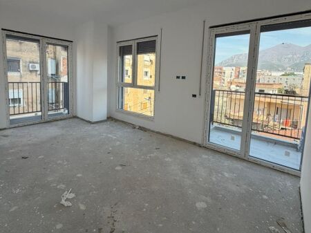  VENDESI APPARTAMENTO 2+1 – a Ali Demi, vicino al Mercato Elettrico