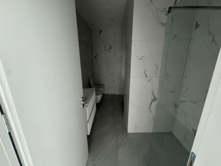Locale in affitto LAKE VIEW RESIDENCE, VIA KOSOVAREVE