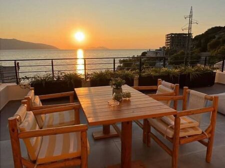 Shitet Super Apartament i ndare ne 2 garsoniera 290.000 euro Radhime Vlore
