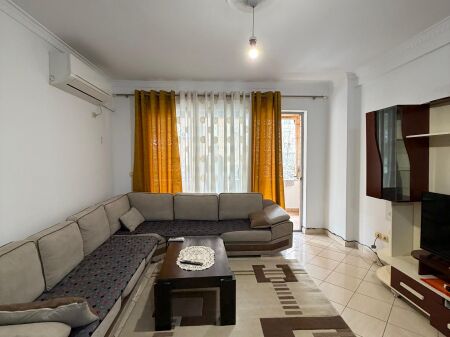 Apartament 2+1 me Qira – Astir, pranë Bar Famed