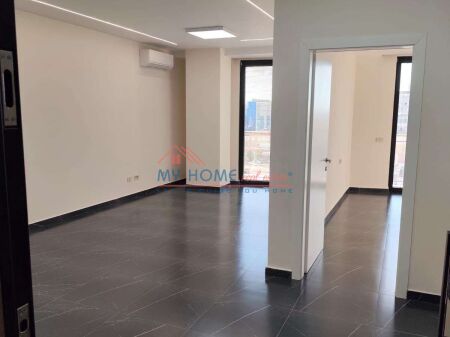 Ufficio in affitto Via Mine Peza a Tirana
