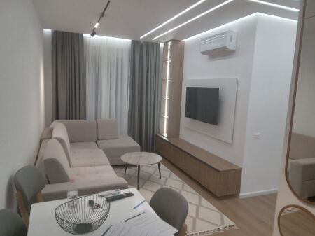 Jepet me qira apartament 2+1+parkim ne Mangalem (ALI DEM)
