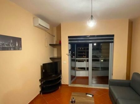 APARTAMENT ME QERA 1+1 PALLATI ME SHIGJETA 55.000 LEKE FH-58751