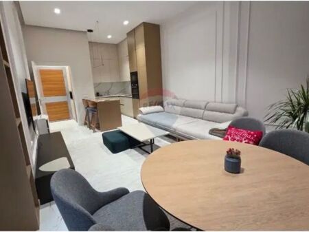 Apartament 1+1 per qira tek Rruga e Durrësit ,prane Qendres.