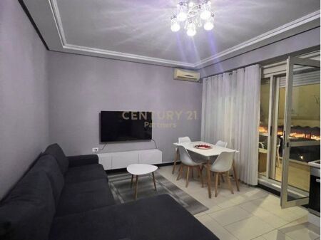 APARTAMENT 1+1 ME POST PARKIMI ME QIRA TEK KOMPLEKSI DELIJORGJI 700 € /Muaj Sip. Totale  65m2