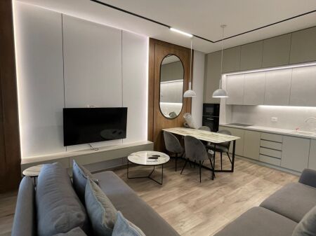  Jepet me Qira Apartament  1+1 Square 21 Rruga e Kavajes