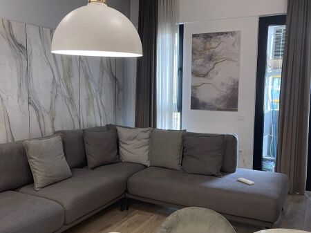  Apartament Luksoz 1+1 me Qira në Square 21