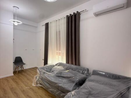 JEPET ME QIRA Apartament 1+1+bllk Rezidenca Kadiu, Ali DemKati i 7, me ashensor  Çmimi: 450€ Arredim i ri & modern