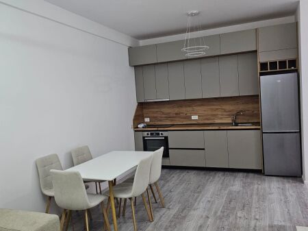 Apartament 2+1 me qira perball Amerikan 3