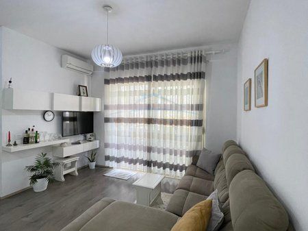 In vendita, Appartamento 1+1, Incrocio di Kamza, Tirana.