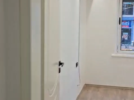 UFFICIO IN AFFITTO 50M2 PIAZZA WILLSON 75.000 LEKE FH-58606