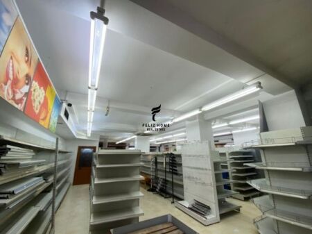 NEGOZIO IN AFFITTO 220 M2 21 DICEMBRE 3.300 EURO FH-58770