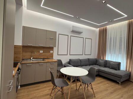 JEPET ME QIRA Apartament 1+1+bllk Rezidenca Kadiu, Ali DemMobilim i ri dhe modern, i pabanuar me pare500€/muaj