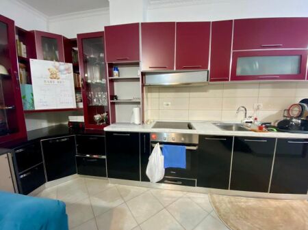 Appartamento 2+1 con garage in vendita nella zona di Astiri, di fronte a 2 Palme.