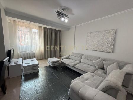 APPARTAMENTO 3+1+2 IN AFFITTO, VIA KAVAJES, TIRANA! 900 € /Mese Sup. Totale 120m2