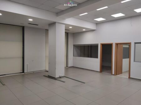 Ufficio in affitto presso il Comune di Parigi (ID BZ2508) Tirana.