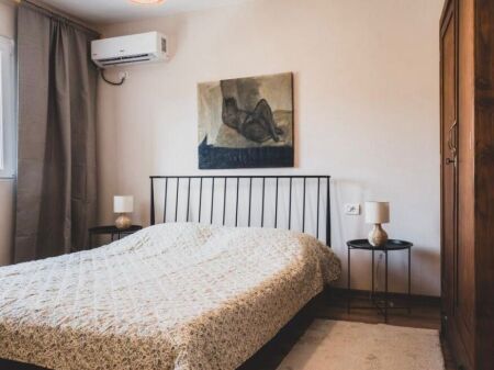 Apartament 1+1 per qira ne rrugen Fortuzi ,prane Prokurorise