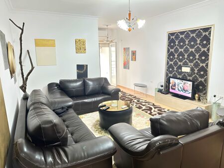 Jepet Apartament me Qira 2+1+2 - Zogu i Zi !