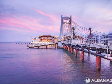 AMBIENTE COMMERCIALE IN VENDITA SITUATO SUL LUNGOMARE DI DURRËS!