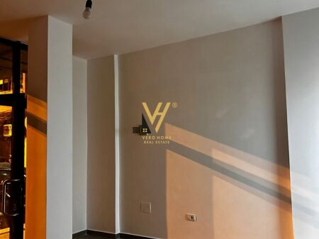LOCALE COMMERCIALE 32 M2 IN AFFITTO VICINO ALLO STADIO DINAMO 45.000 LEKE