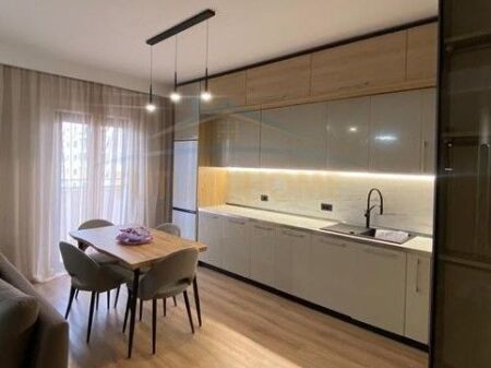 Qira Apartament 1+1, Galeria, Rruga e Barrikadave
