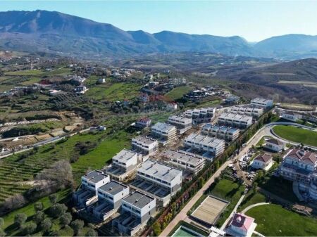 Villa - In Vendita - Lundër, Tirana(ID: 530581010-63)