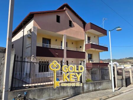  VILLA SU 3 PIANI IN VENDITA A VORË 