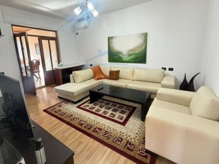 Affitto, Appartamento 2+1+Veranda, Via Dibrës
