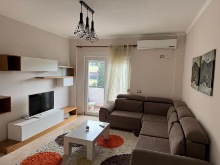 2+1,i mobiluar apartament,te shkolla rreze drite,sauk i ri,500 mije leke