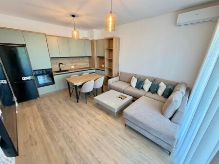  QERA SUPER Apartament 2+1 Me 2 Tualete  Zona "5-Maji" 