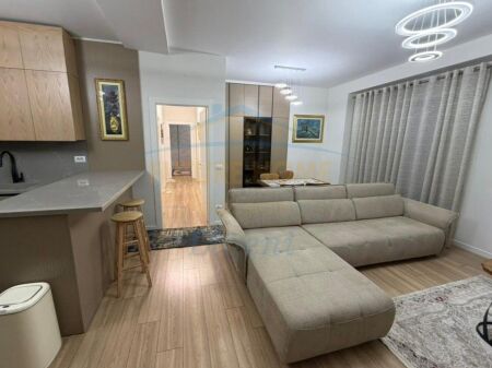 Affitto, Appartamento 3+1+Posto Auto, Via Kavaja, Garden Building, Tirana