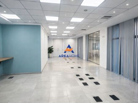 LOCALE UFFICIO IN AFFITTO 820M2 "VIA KAVAJES, DI FRONTE A DELIJORGJI" 10.000 EURO