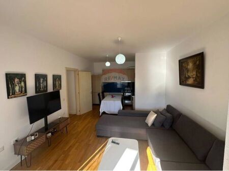 Appartamento moderno 2+1+2 con parcheggio e 2 balconi