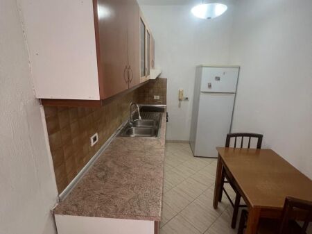  Jepet me Qera Apartament 1+1 tek Amerikan 2, QSUT
