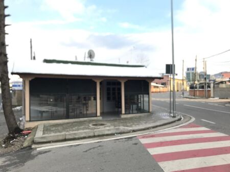 Locale commerciale in affitto Yzberish