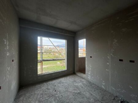 Apartment for sale in Aluna in Paskuqan