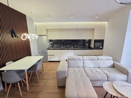  Apartament 2+1 me qira tek Juridiku, Ish-Bllok – Tiranë